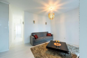 Great New Flat close to Alameda